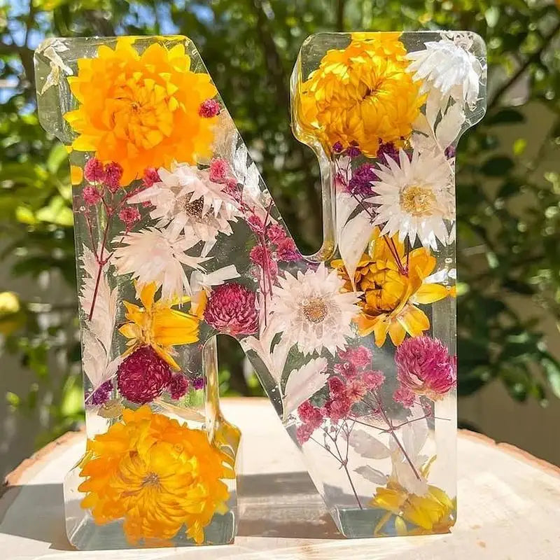 Floral Letter Night Lights Decorative Resin Lamp with Initial Letter & Dry Flower Creative Table Light Night Lamp Glowing
